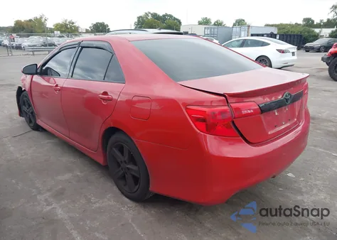 2013 Toyota Camry Se z USA, uszkodzony, nr VIN 4T1BF1FK2DU660007